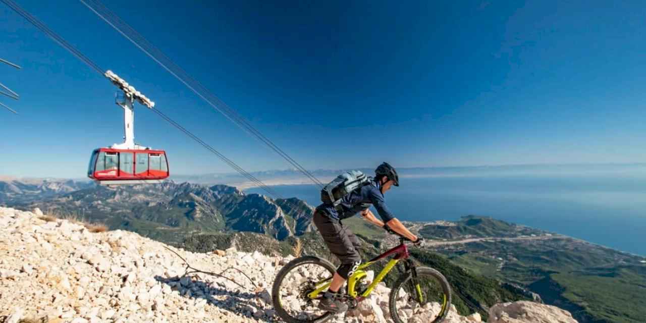 Antalya Kemer gökyüzünden denize dağ bisikleti hazırlığı!