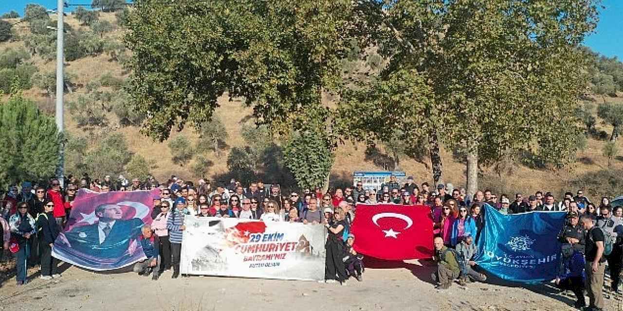 Başkan Çerçioglu, Aydınlıları Cumhuriyet'in 101. Yılında Trekking Etkinliğinde Buluşturdu