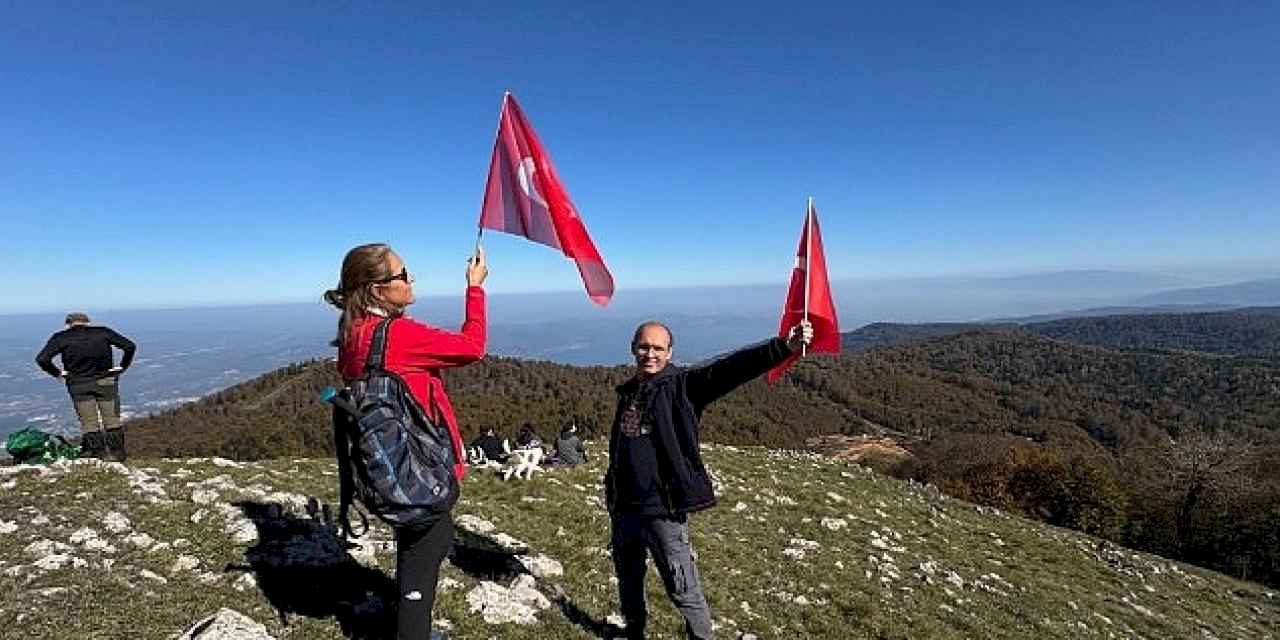 Kartepe'nin zirvesinde Cumhuriyet coşkusu