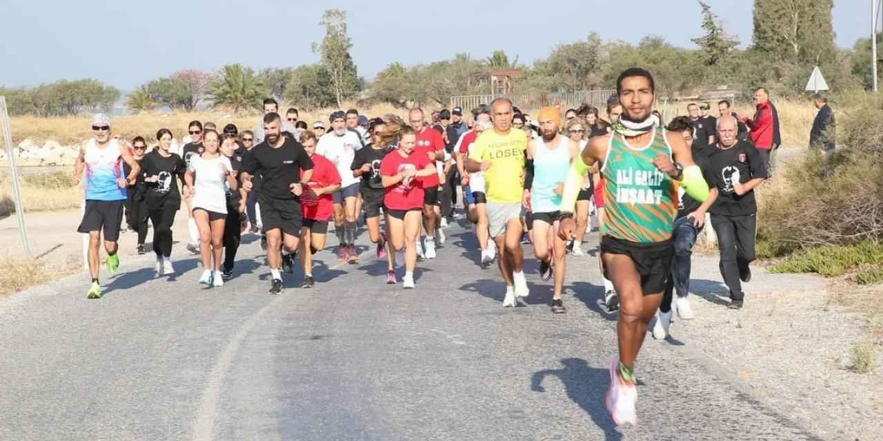 Çiğli’de ‘Cumhuriyet Koşusu’ coşkusu yaşandı