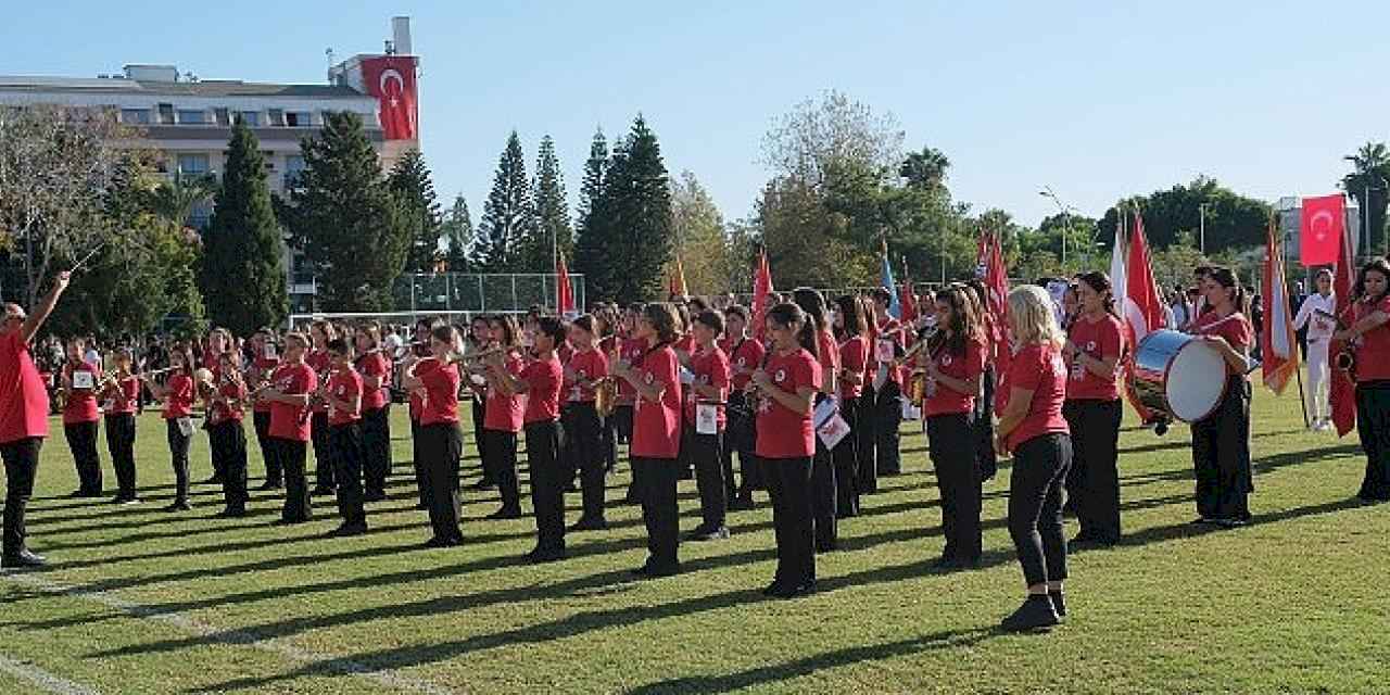 Kemer'de Cumhuriyet Bayramı coşkusu