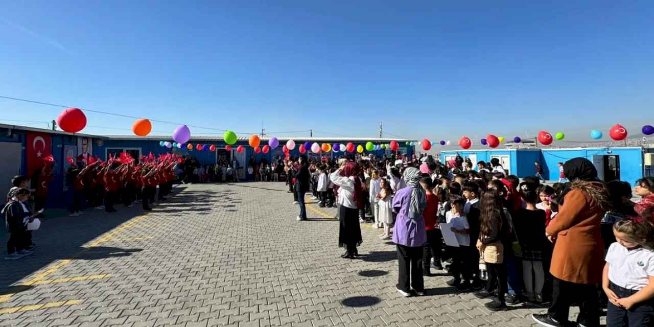 Umut Konteyner Kent İlk ve Ortaokulu’nda 29 Ekim Cumhuriyet Bayramı kutlandı 