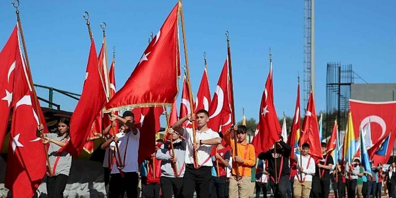 Aliağa, Cumhuriyetin 101. Yılında Atatürk Stadında Buluştu