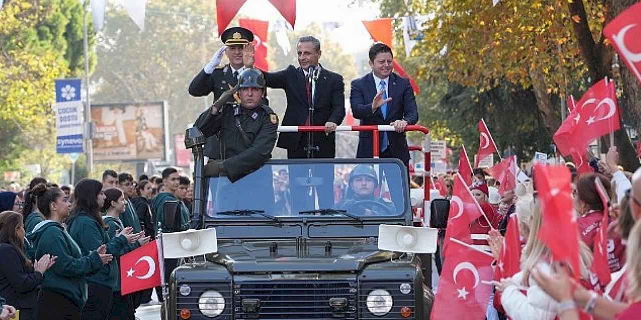 Kadıköy'de Büyük Cumhuriyet Yürüyüşü Öncesi Renkli Görüntüler