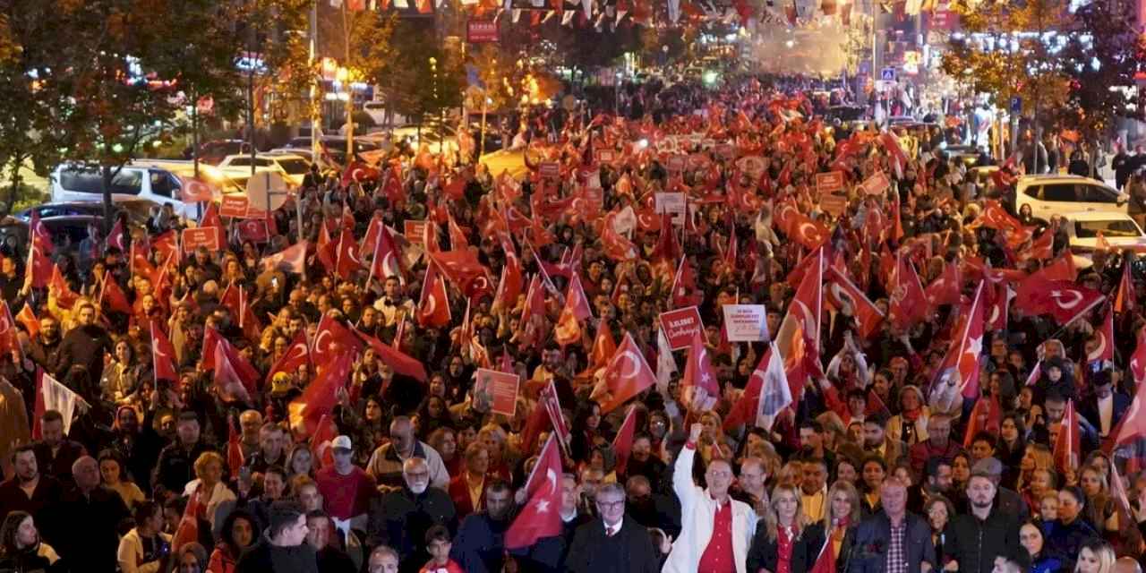 Beylikdüzü Cumhuriyet’in ilanının 101. yılını coşkuyla kutladı