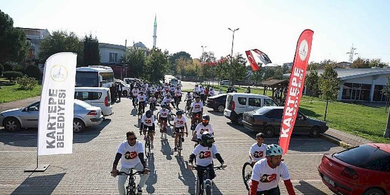 29 Ekim Cumhuriyet Bayramı'nın 101.yılı Kartepe'de düzenlenen etkinliklerle coşku dolu kutlandı.