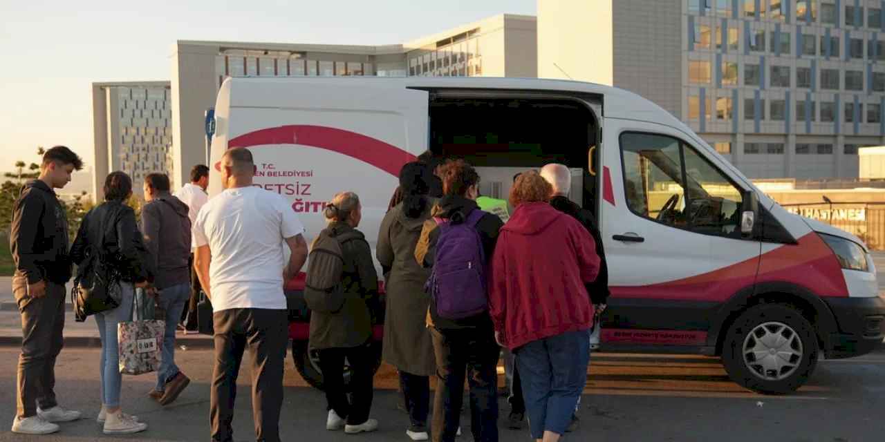 Keçiören'de öğrencilere ve işe gidenlere sıcak çorba