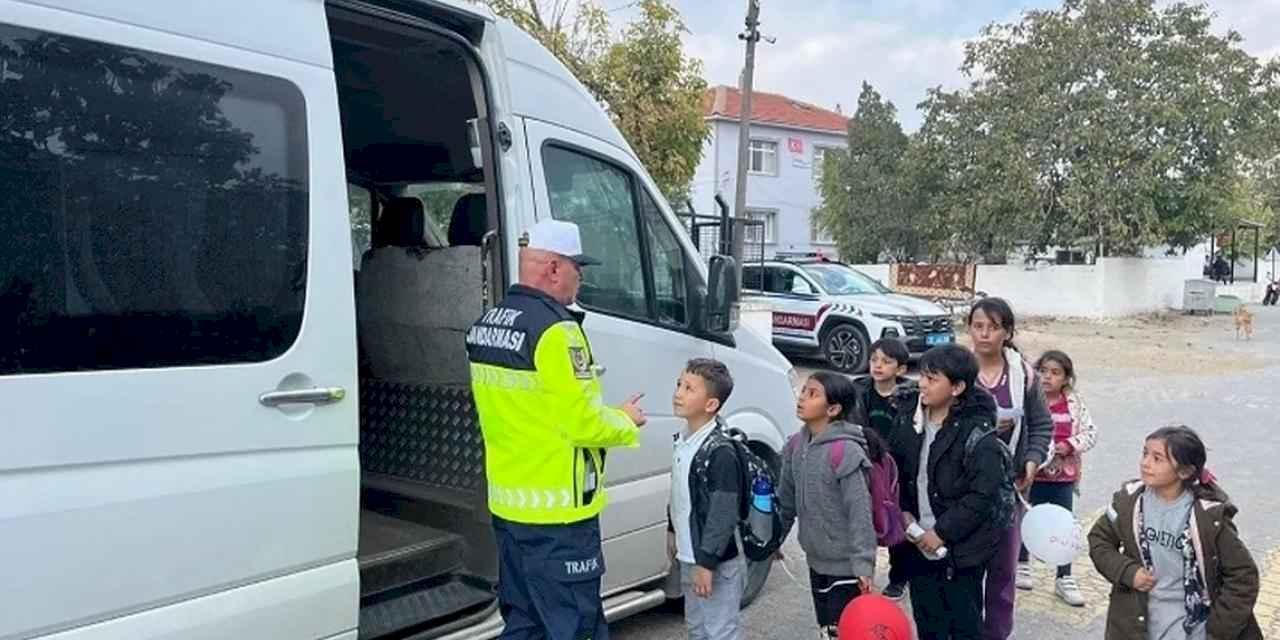 Edirne'de okul servis araçları titizlikle denetleniyor