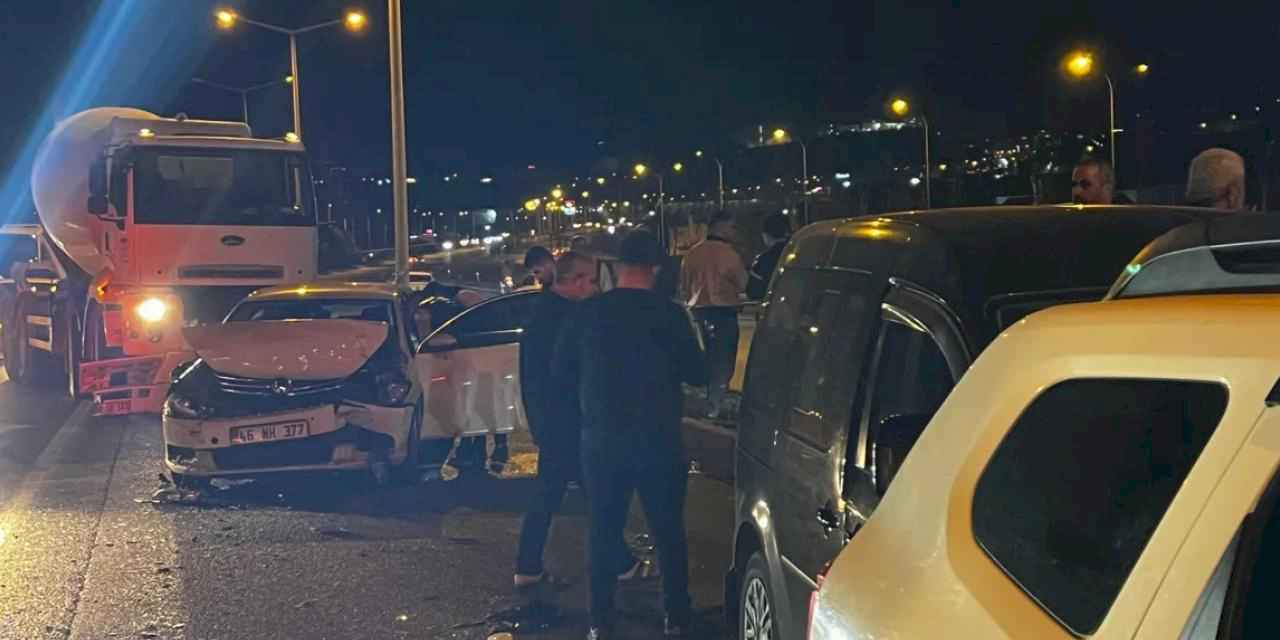 Kahramanmaraş'ta zincirleme trafik kazası! 4 araç hasar gördü