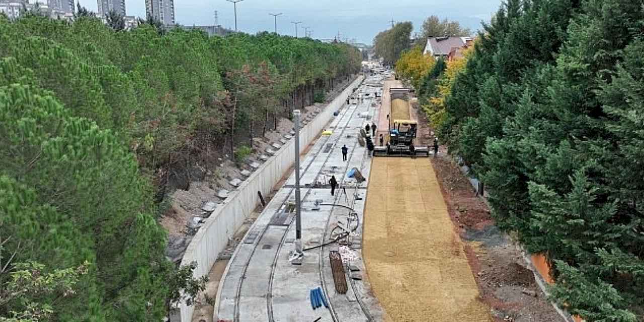 Alikahya tramvayı stada doğru ilerliyor