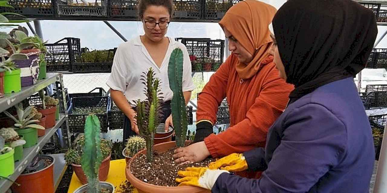 İzmir'de kadınlar yalnız değil