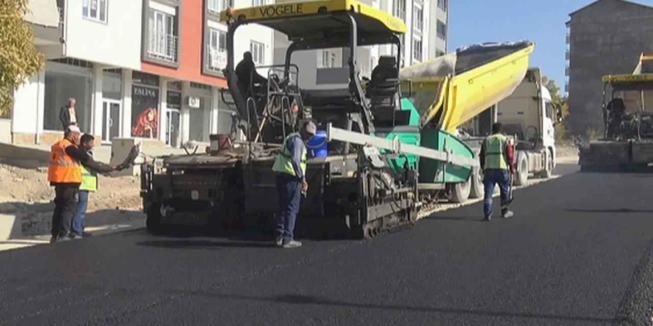 Malatya Büyükşehir'den 16 metre genişliğindeki yola bakım