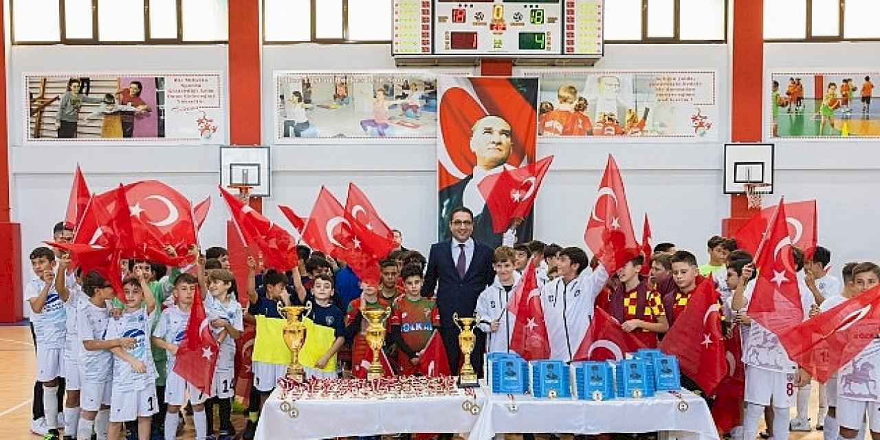 Çocuklar futsalı çok sevdi - Yoğun ilgi yeni turnuva getirdi