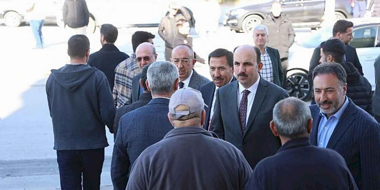 Milletvekili Özer, Başkan Altay ve İlçe Belediye Başkanları Beyşehirliler Yapıcı Camii'nde Vatandaşlarla Buluştu