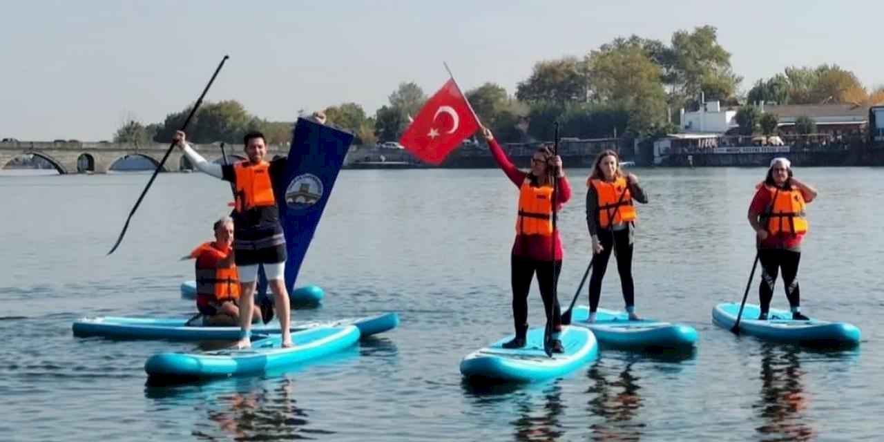 Kırkpınar Spor Bilimleri Fakültesi’nden ayakta kürek sörfü