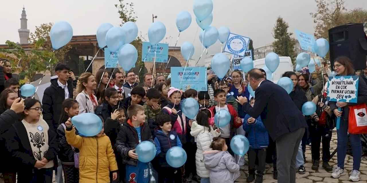 Bursa'da diyabete mavi balonlu farkındalık