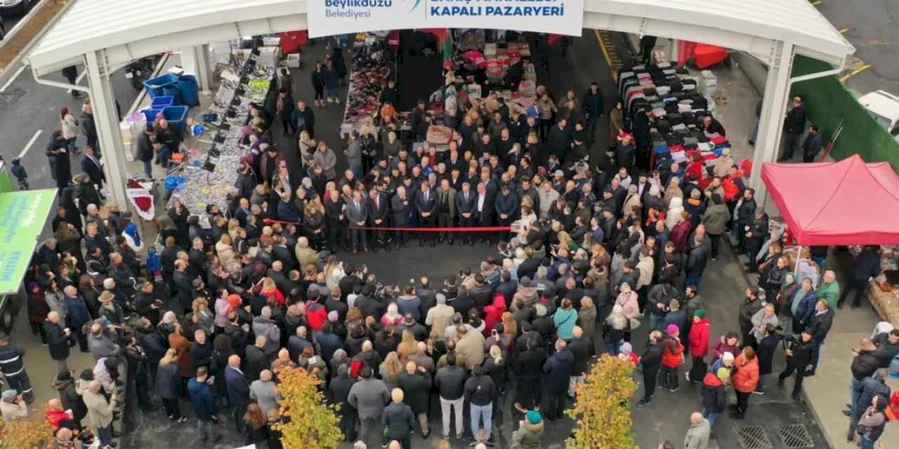 İstanbul'da Barış Mahallesi pazar alanına kavuştu