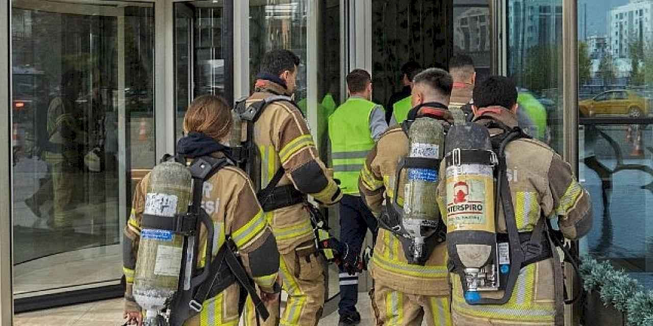 İzmir'in gökdelenler bölgesinde yangın tatbikatı