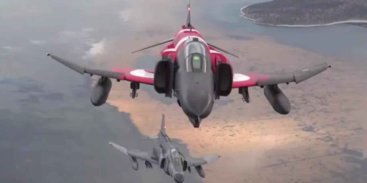 F4-E Phantom savaş uçağı 50. yıla özel havalandı