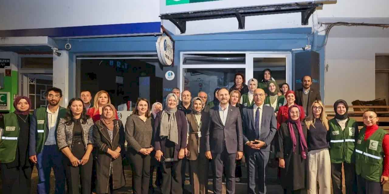 Yeşilay Genel Başkanı YEDAM'ları ziyaret etti