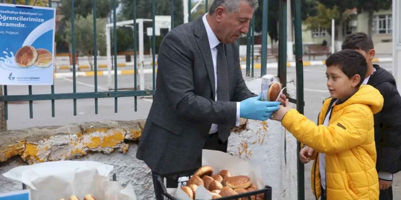 İzmir Güzelbahçe'den çocuklara okul sürprizi