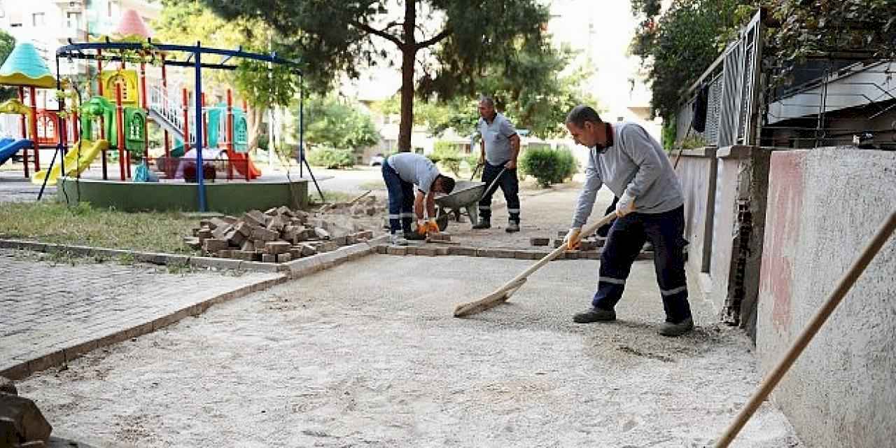 Karşıyaka Belediyesi 1 ayda 100'den fazla parkı bakıma aldı