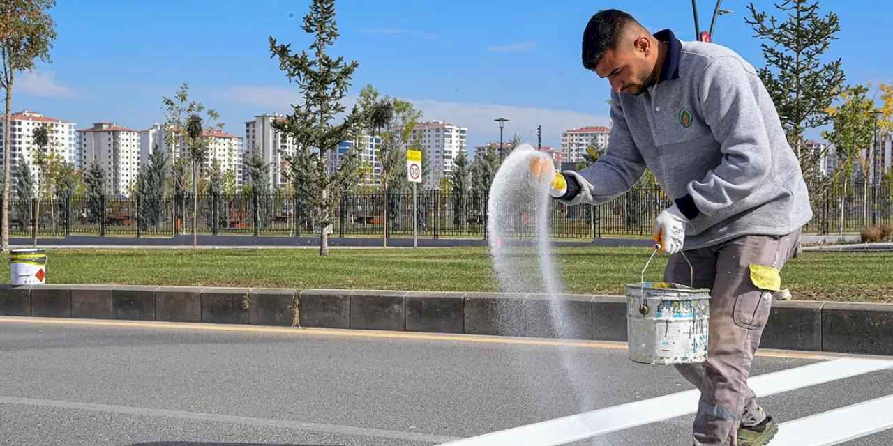 Malatya'da trafik güvenliği için yol çizgi çalışması yapıldı