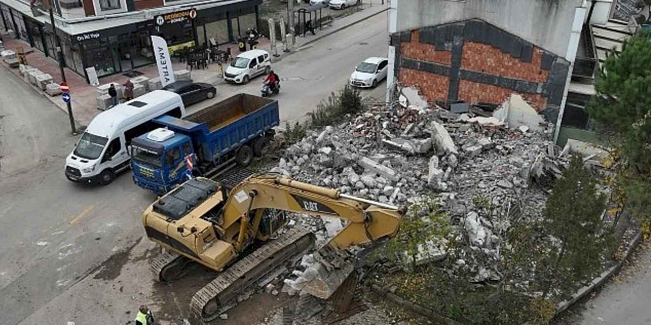 Yeşilova'ya nefes aldıracak proje için yıkıma başlandı