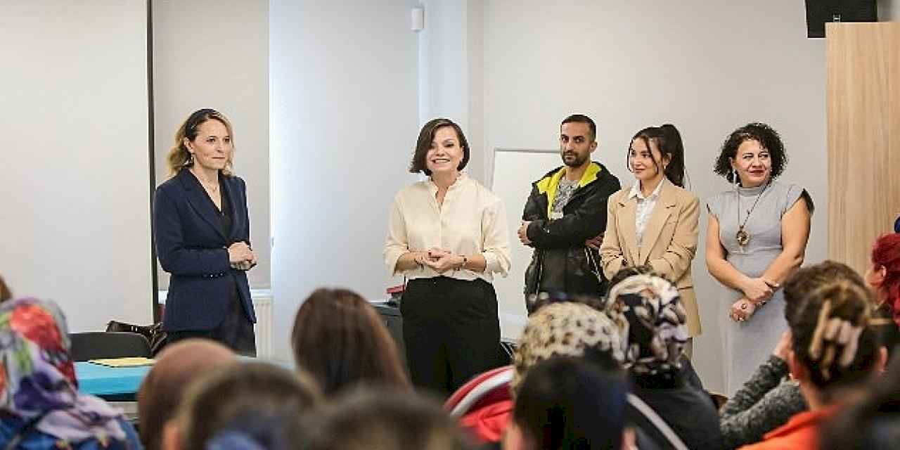 Karabağlar Çalıkuşu Semt Merkezi'nde çocuklar ve aileleri için bilinçlendirme etkinlikleri düzenlendi