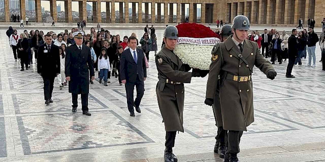 Başkan Aydın, Osmangazili çocuklar ile Ata'nın huzurunda