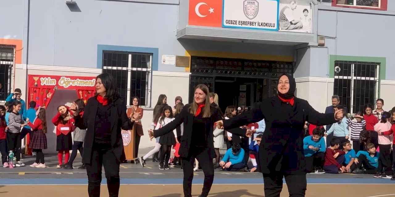 Kocaeli Gebze Eşrefbey İlkokulu'nda renkli kutlama