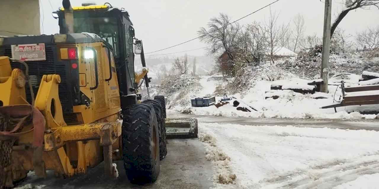 Bursa Büyükşehir, karla mücadele çalışmalarını sürdürüyor