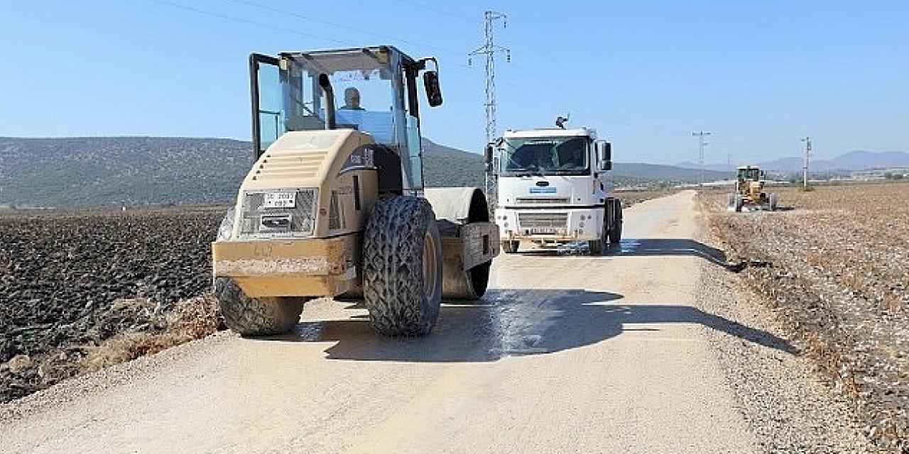 Menderes Belediyesi, İzmir Büyükşehir Belediyesi'nin destekleri ile mahallelerde üretim yolları yapıyor.