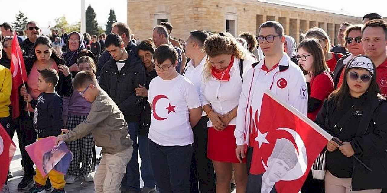 Cumhuriyetin 100 + 1'nci yılda ATA'nın huzurunda