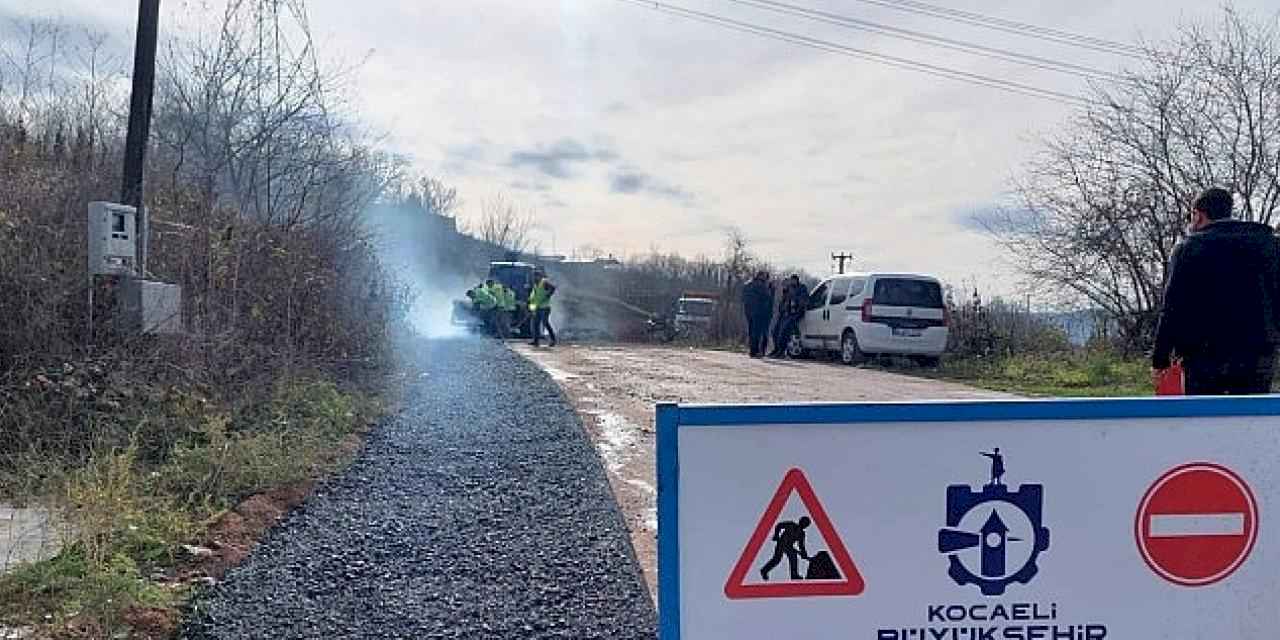 Büyükşehir'den çöken yola anında müdahale