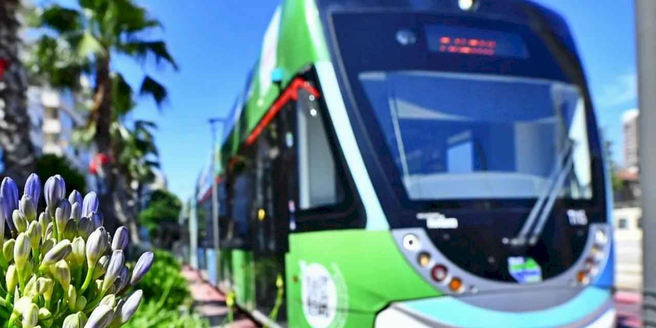 İzmir'de elektrik arızaları tramvay seferlerini aksattı