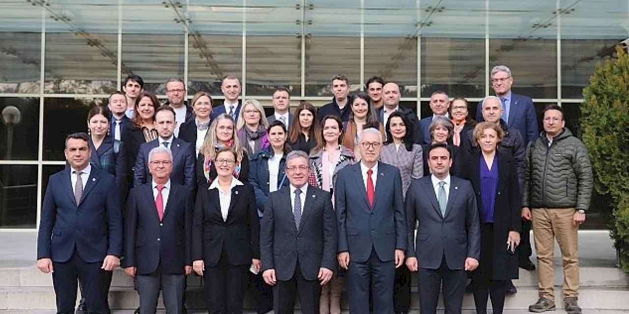 Deü'den örnek uygulama: kendi yemeğini kendi yapacak