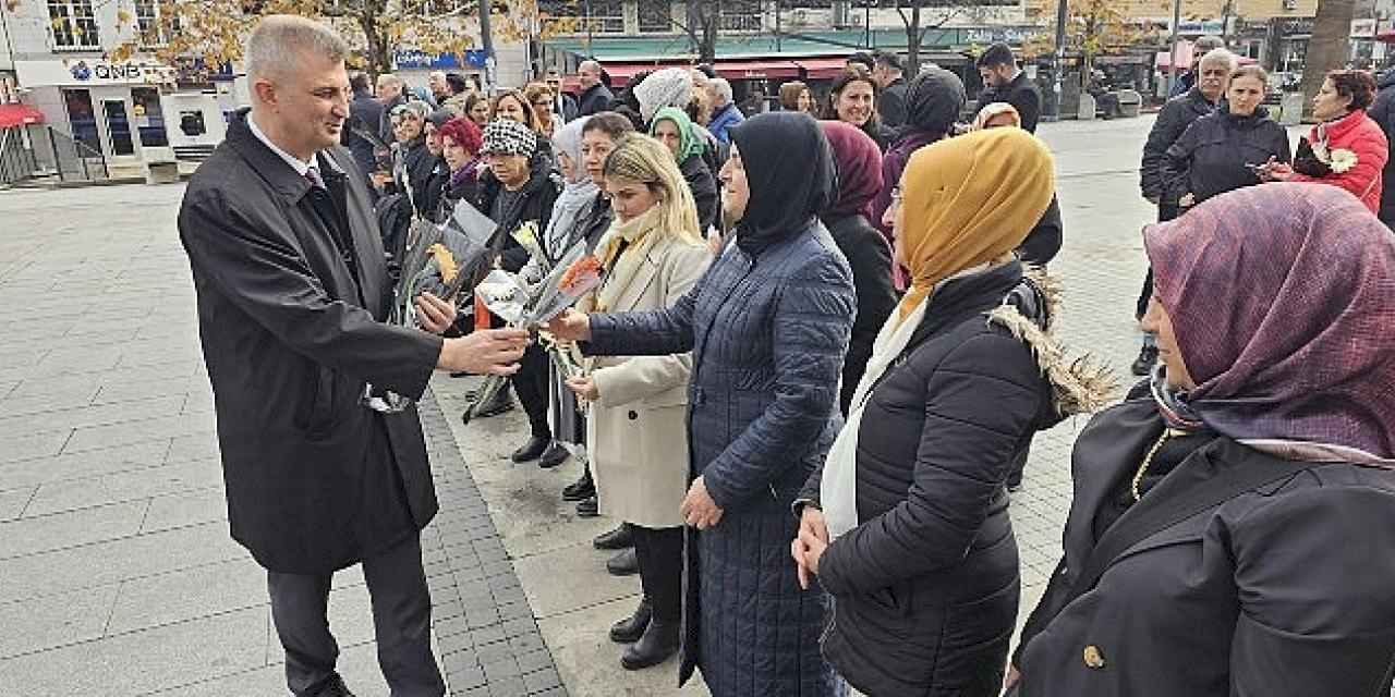 Dünya Kadın Hakları Günü Gölcük'te Kutlandı