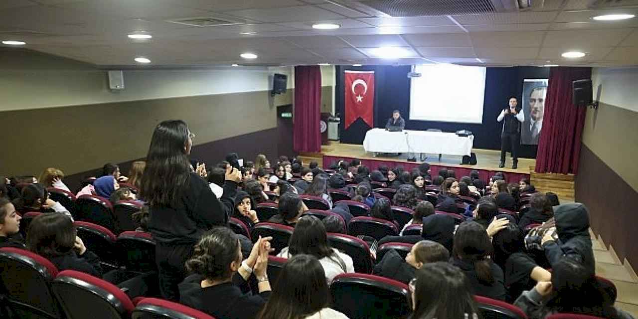 Bakırköy Belediyesi Gençleri Afetlere Karşı Bilinçlendiriyor