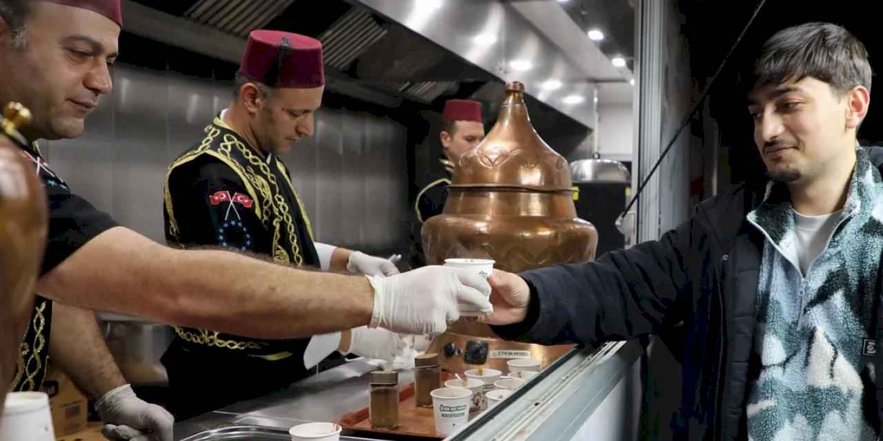 Konya'da Şeb-i Arus'a özel Karatay'dan sahlep ikramı