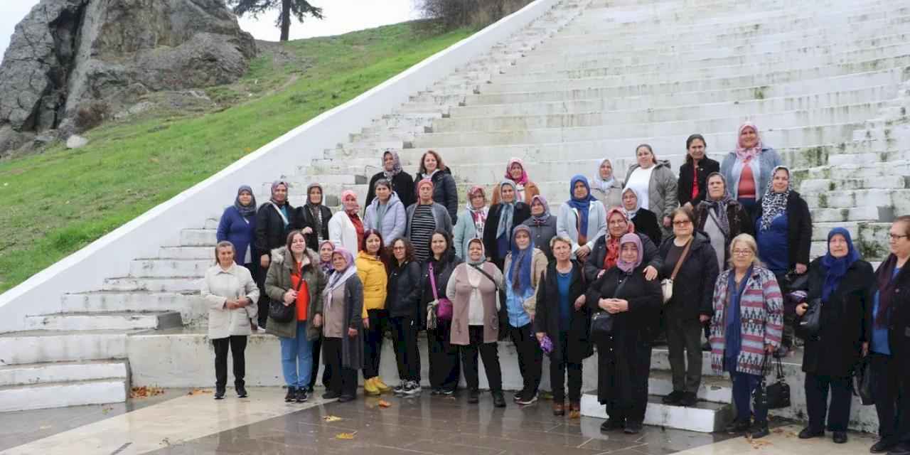 Köprübaşılı kadınlar Manisa'yı adım adım gezdi