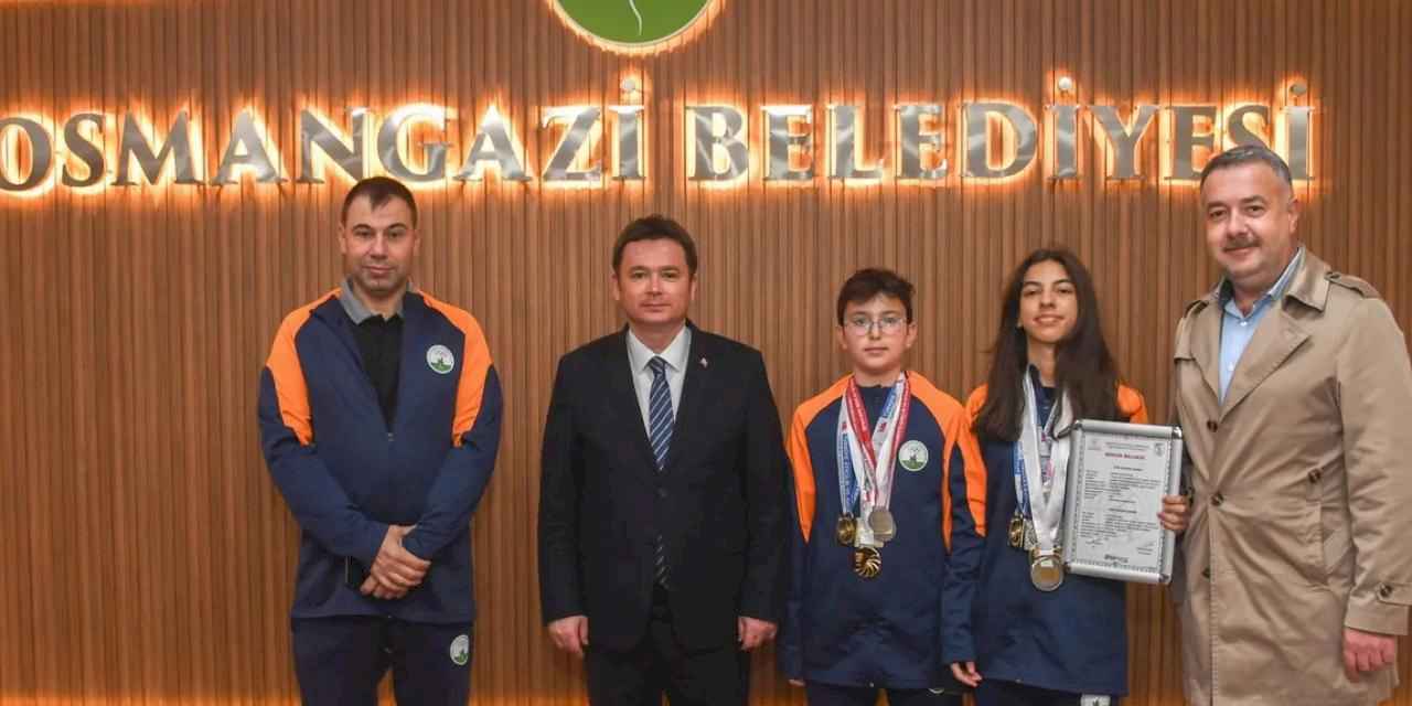 Osmangazili sporcular Bursa’ya Türkiye rekoru birincilik ve Avrupa derecesiyle döndü