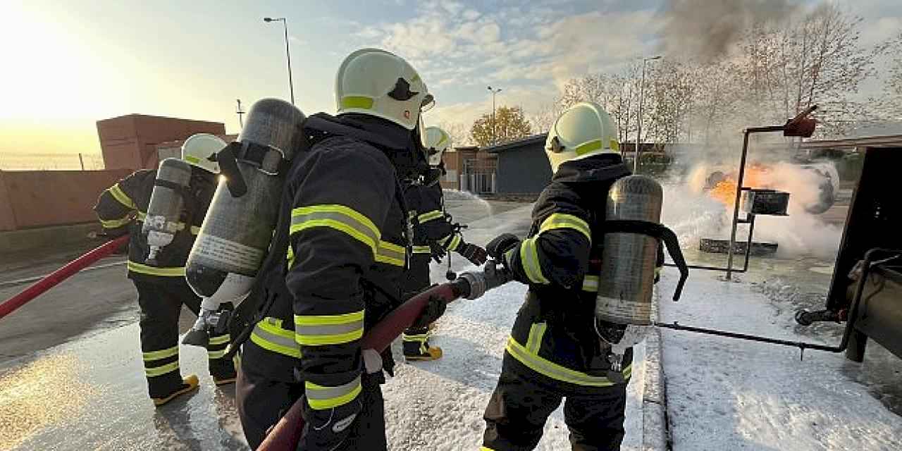 Büyükşehir İtfaiyesi'nden AKUT'a eğitim