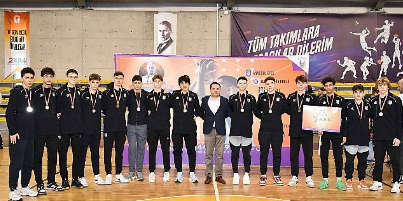 Lüleburgaz Belediyesi Gökhan Teksöz 6. Basketbol Turnuvası'nda şampiyon Tofaş