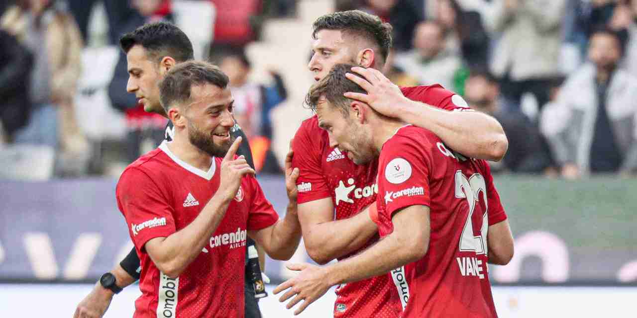 Onvo Antalyaspor 2-0 Bellona Kayserispor (Maç Sonucu) Antalya evinde kazandı!