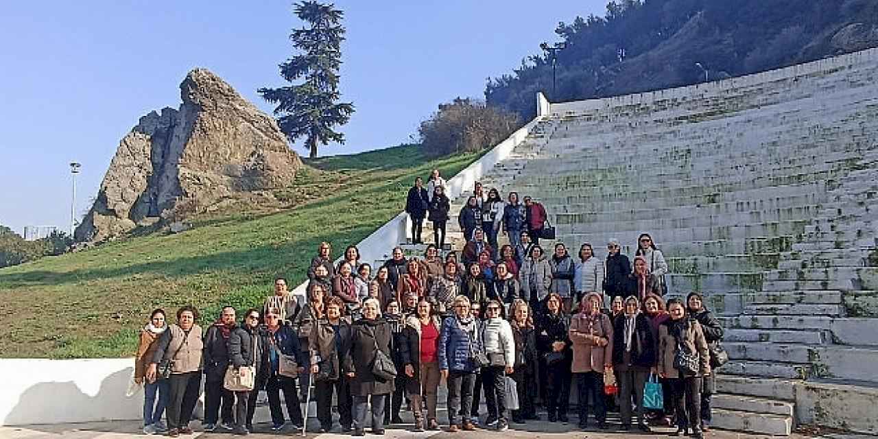 82 Kişilik Akhisarlı Kafile Manisa'yı Adım Adım Gezdi