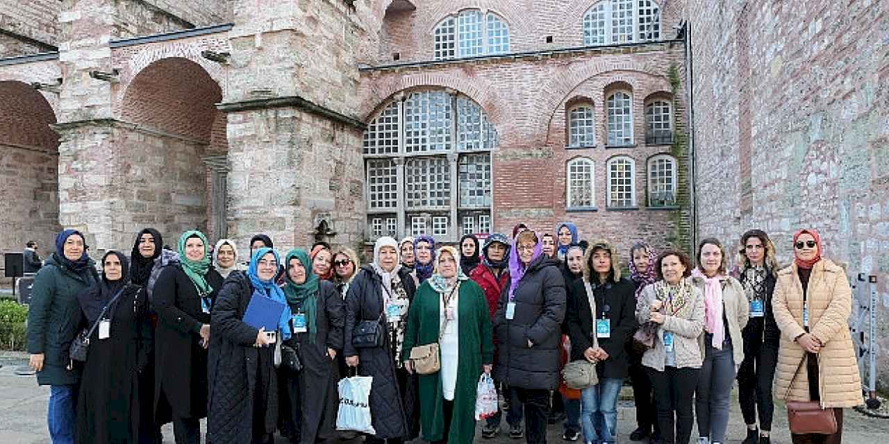 Küçükçekmece Belediyesi'nden Kadınlara Özel Gezi: İstanbul'un Simgelerine Ücretsiz Yolculuk Devam Ediyor