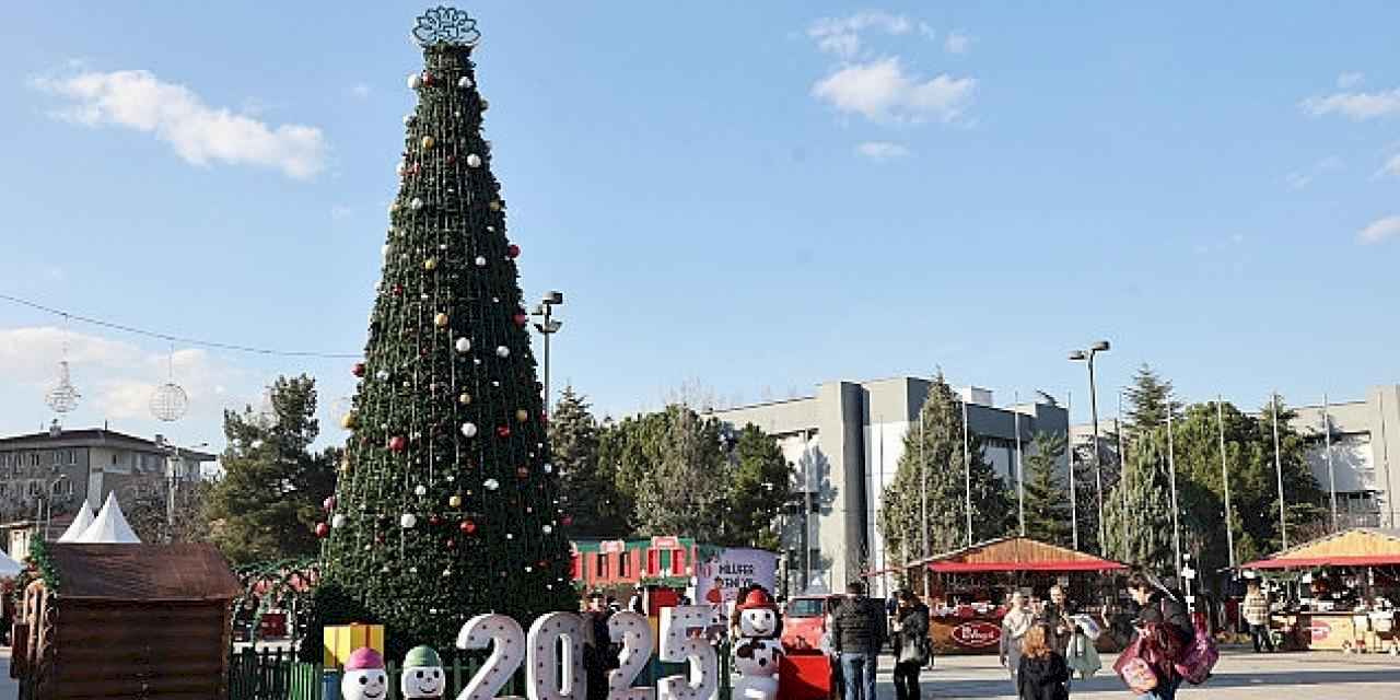 Nilüfer'de Yeni Yıl Festivali'nde eğlence ve alışveriş bir arada