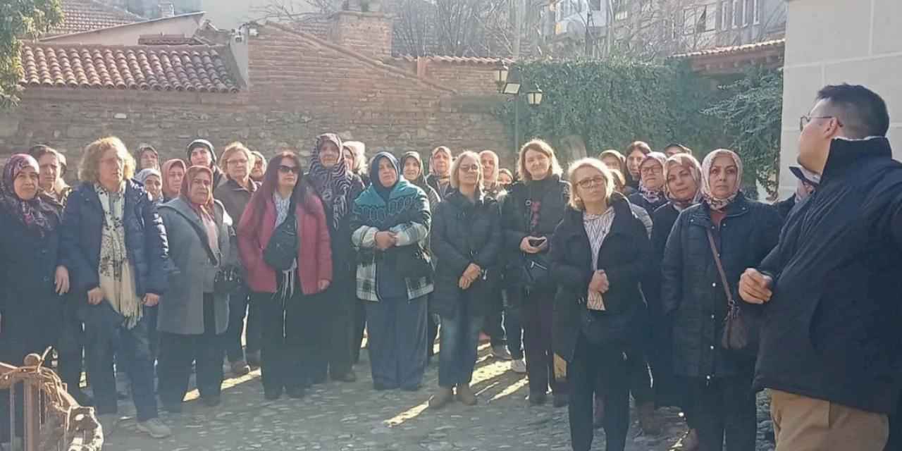 56 kişilik kadın Kafilesi Salihli’yi adım adım gezdi