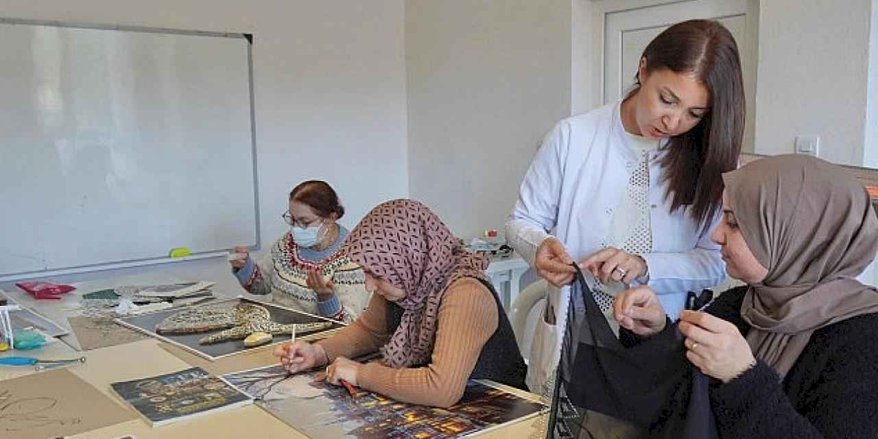 Çeşme Belediyesi sanat ve eğitim kursları başladı